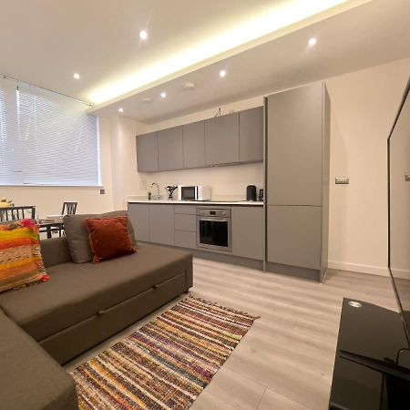 Lovely 2 Double Bedroom Flat With Free Parking - At The Atrium Mk Milton Keynes Bagian luar foto